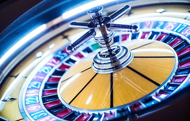 Buffalo King slot game interface displaying wildlife symbols on five reels